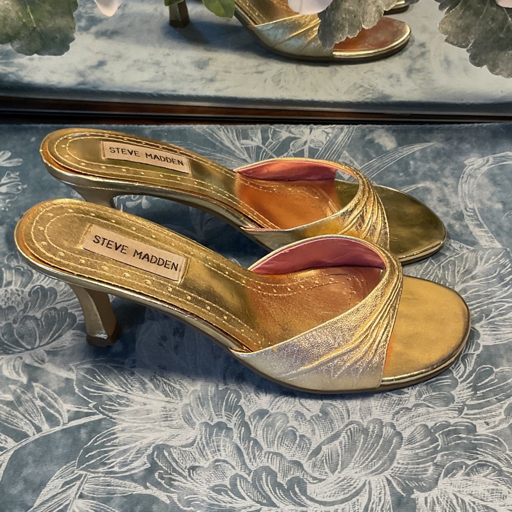 Steve Madden Metallic Gold Heels - Picture 2 of 6
